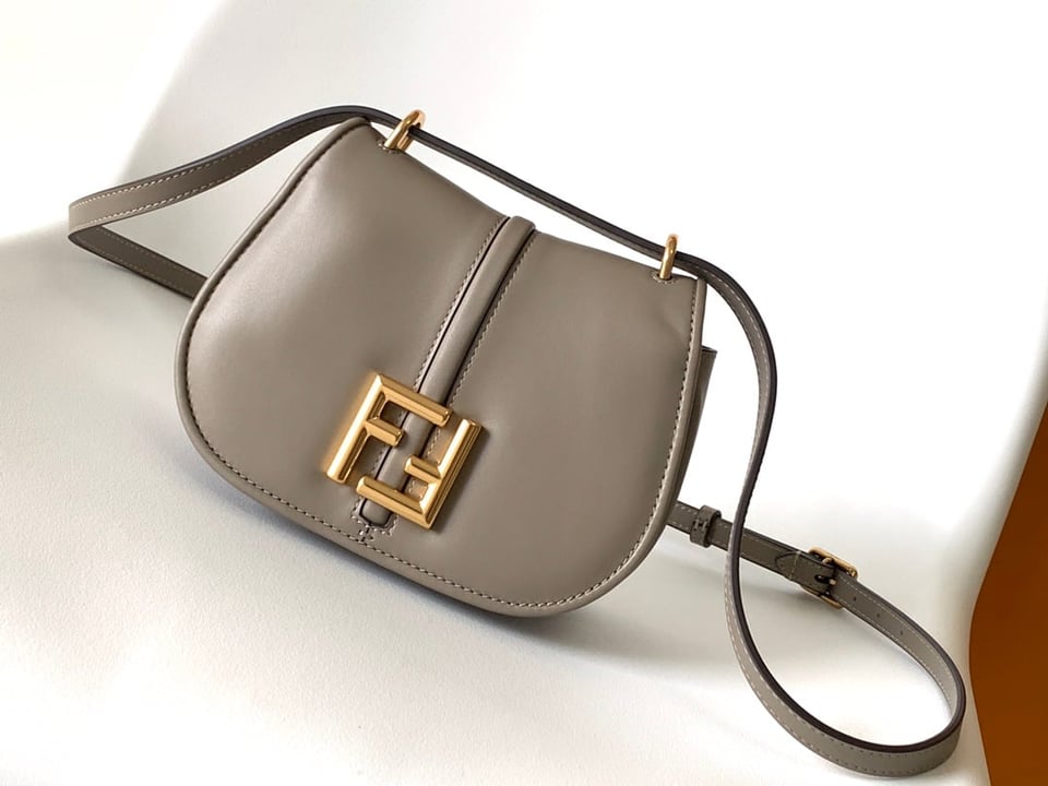Fendi C’mon Medium Shoulder Bag 21cm/ 8.3in view 3