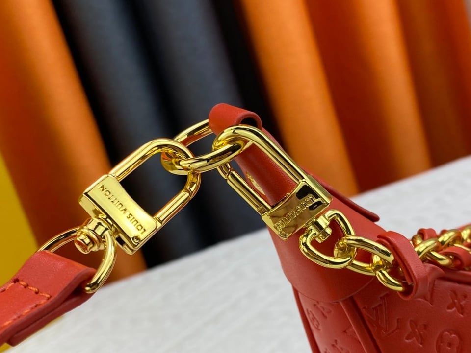 Louis Vuitton Loop Baguette Bag Red 23Cm M22594 view 6