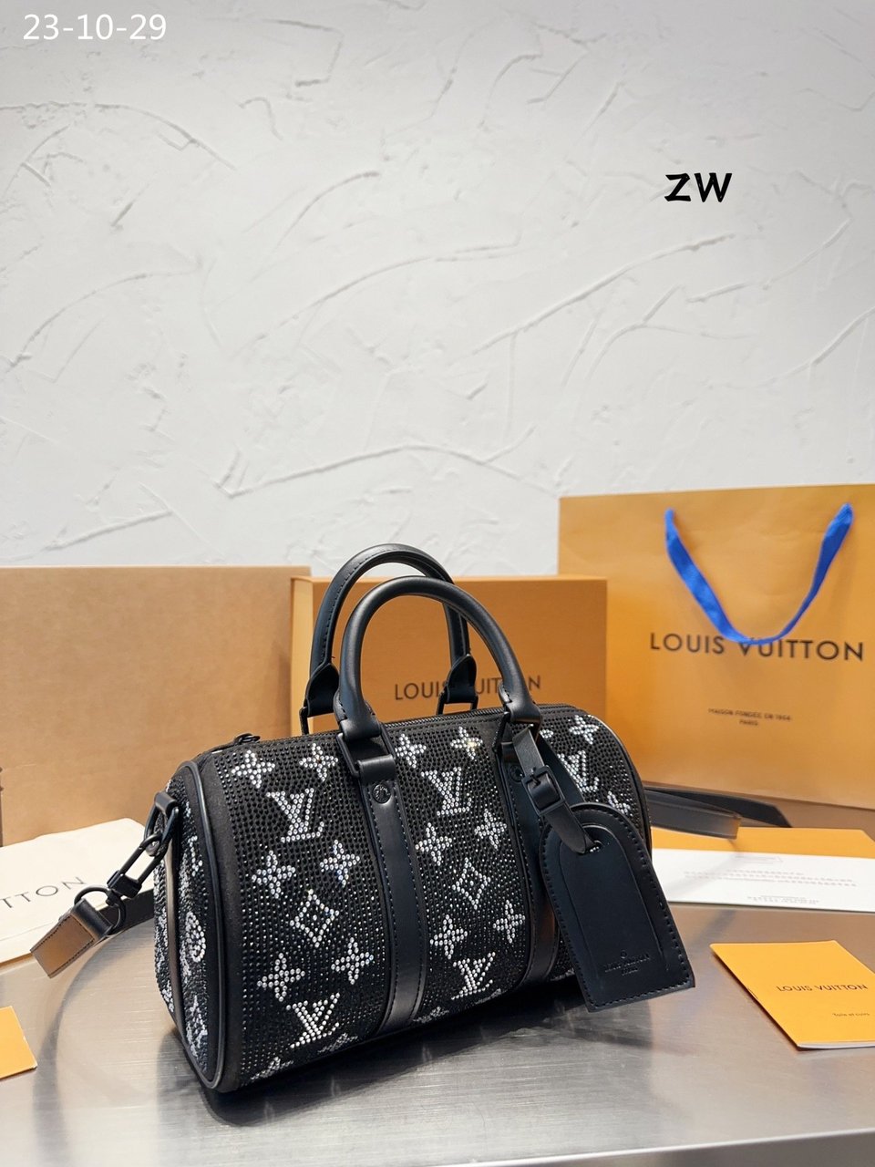 Louis Vuitton Crystal Keepall Bandouli Re 25 Black 25Cm view 4