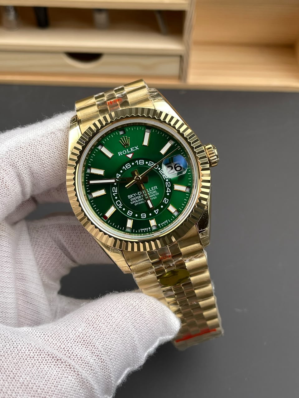 [Superclone] Rolex Oyster Sky-Dweller 42 mm Yellow Gold 336938 Green Dial view 5