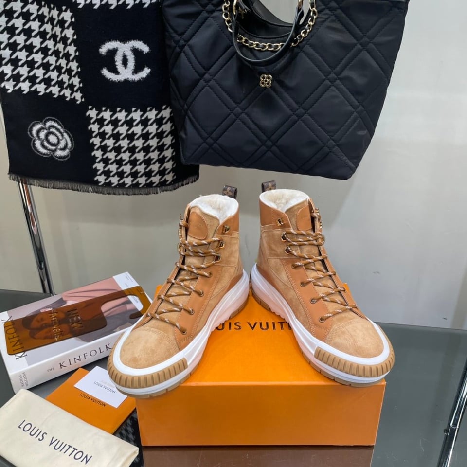 Louis Vuitton Squad Sneaker Boots Suede Brown view 8