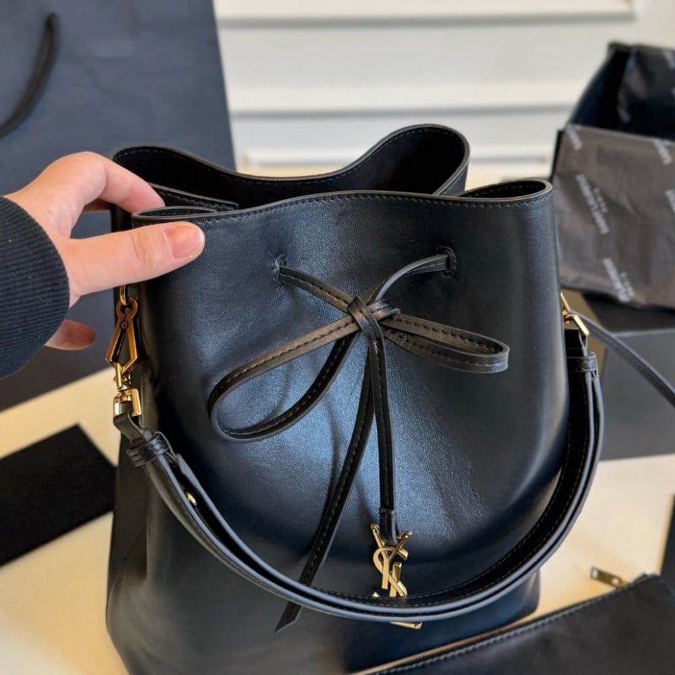 Saint Laurent Paris Vii Pochon Suede Leather Black 24Cm view 5