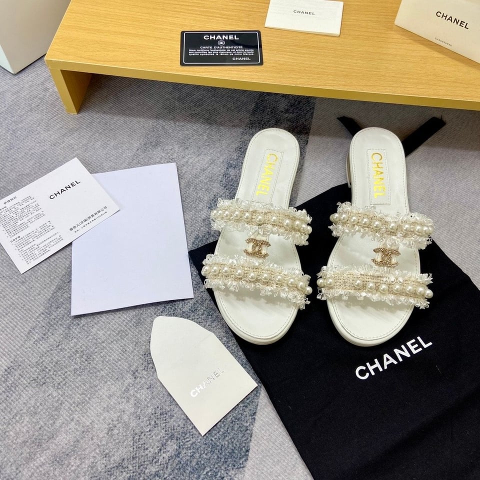Chanel Mule Slippers Pearl Tweed White view 3