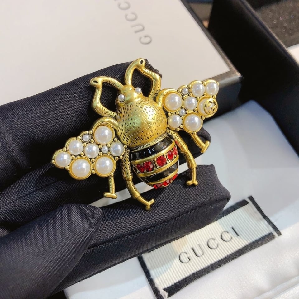 Gucci Gg Black And Red Bee Brooch Gold With Pearl view 4