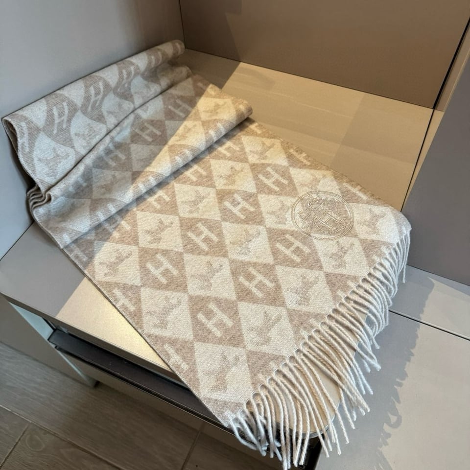 Hermes Diamond H Cashmere Scarf Beige For Women 180cm view 5