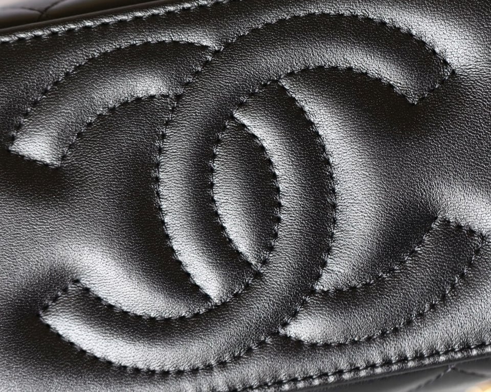 Chanel Small Vanity Case Ss22 Black 17Cm/6.6in view 7