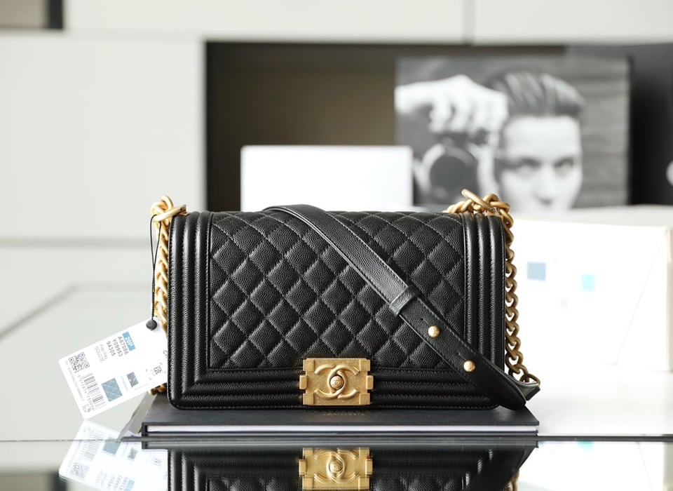Chanel Medium Boy Quilted Gold Chain Black 25Cm view 3