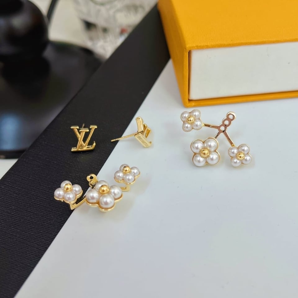Louis Vuitton Lv Floragram Earrings White Gold view 6