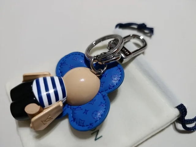 Louis Vuitton Vivienne In Paris Keychain Blue Monogram 13.5cm/5.3in view 4