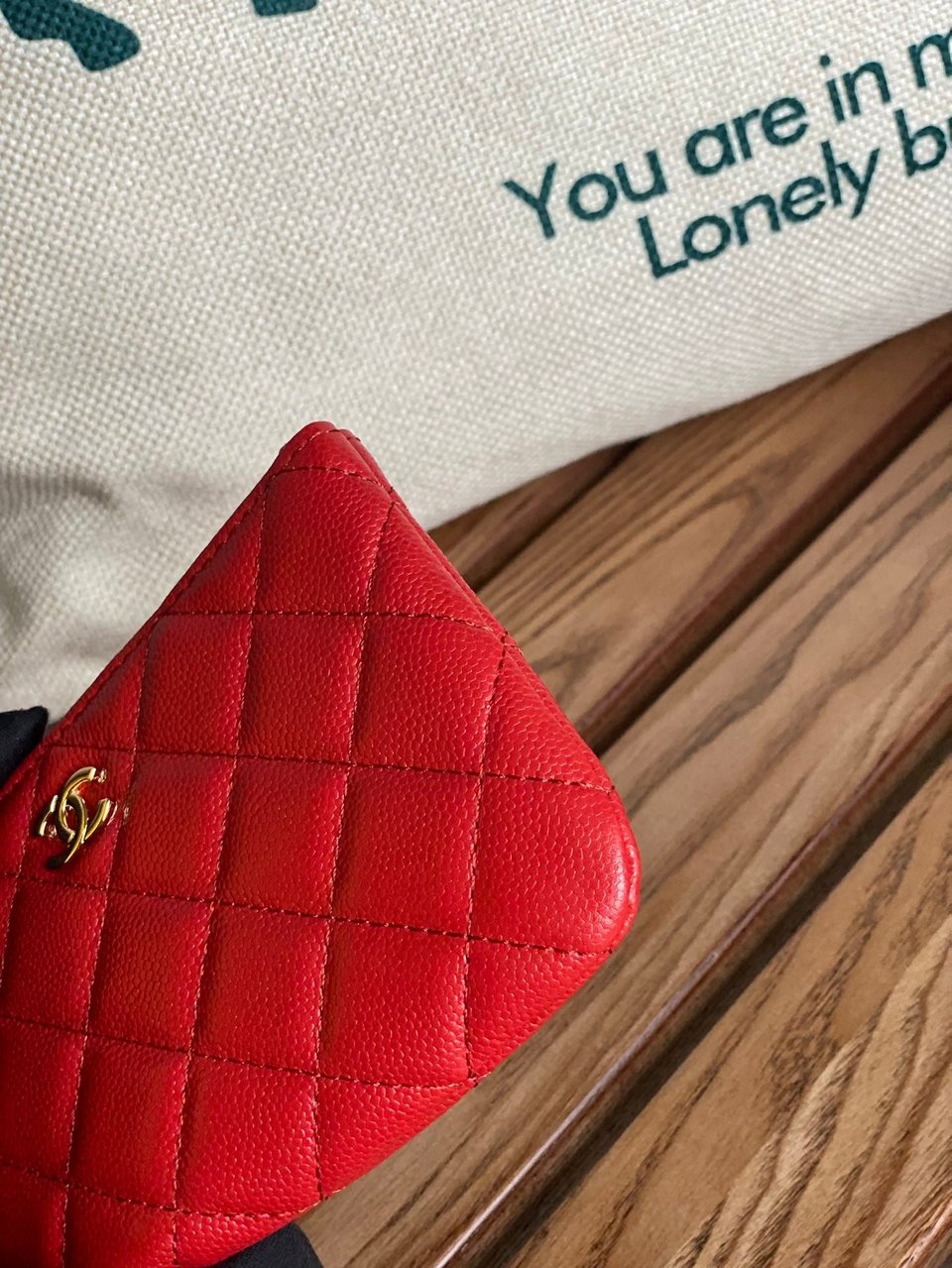 Chanel Zipped Wallet 14Cm Red Caviar Gold Hardware view 3