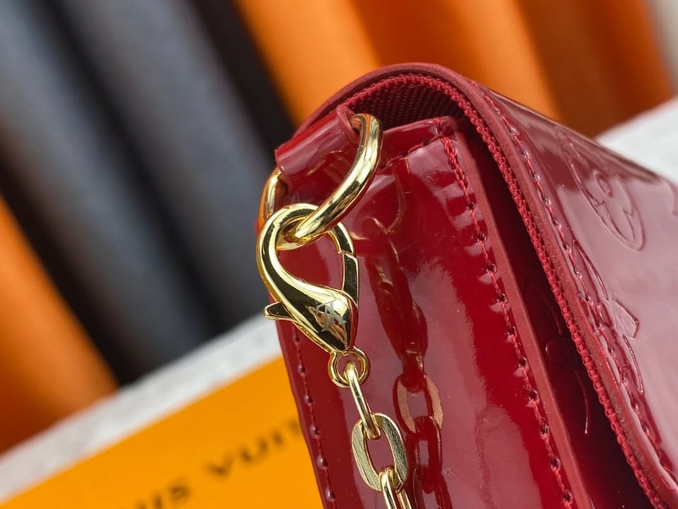 Louis Vuitton Pochette F Licie Red 21Cm view 6