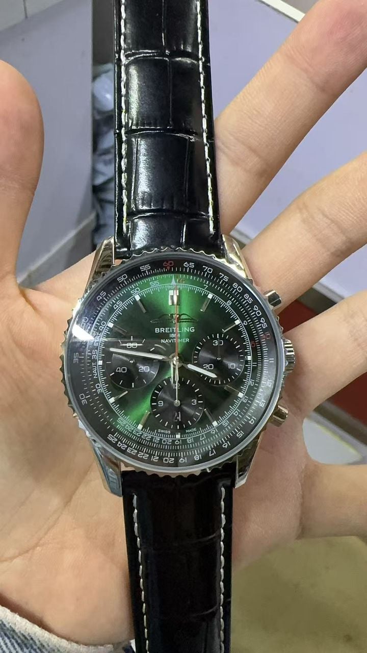 Breitling Navitimer B01 Chronograph Green Dial 46mm view 5