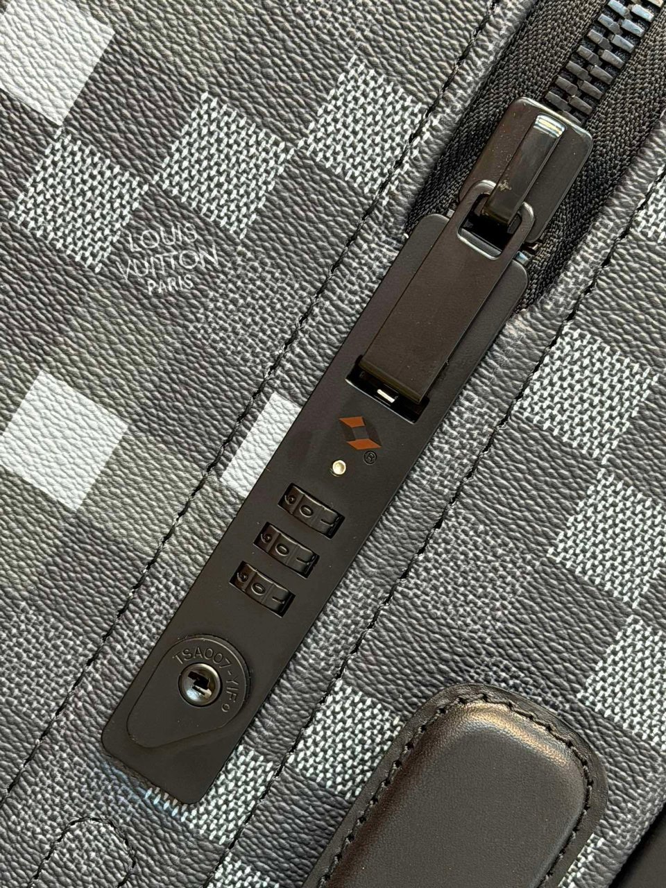 Lv Horizon 55 Carry-On Suitcase Damoflage Black Cabin Luggage 55cm/21.6in view 10