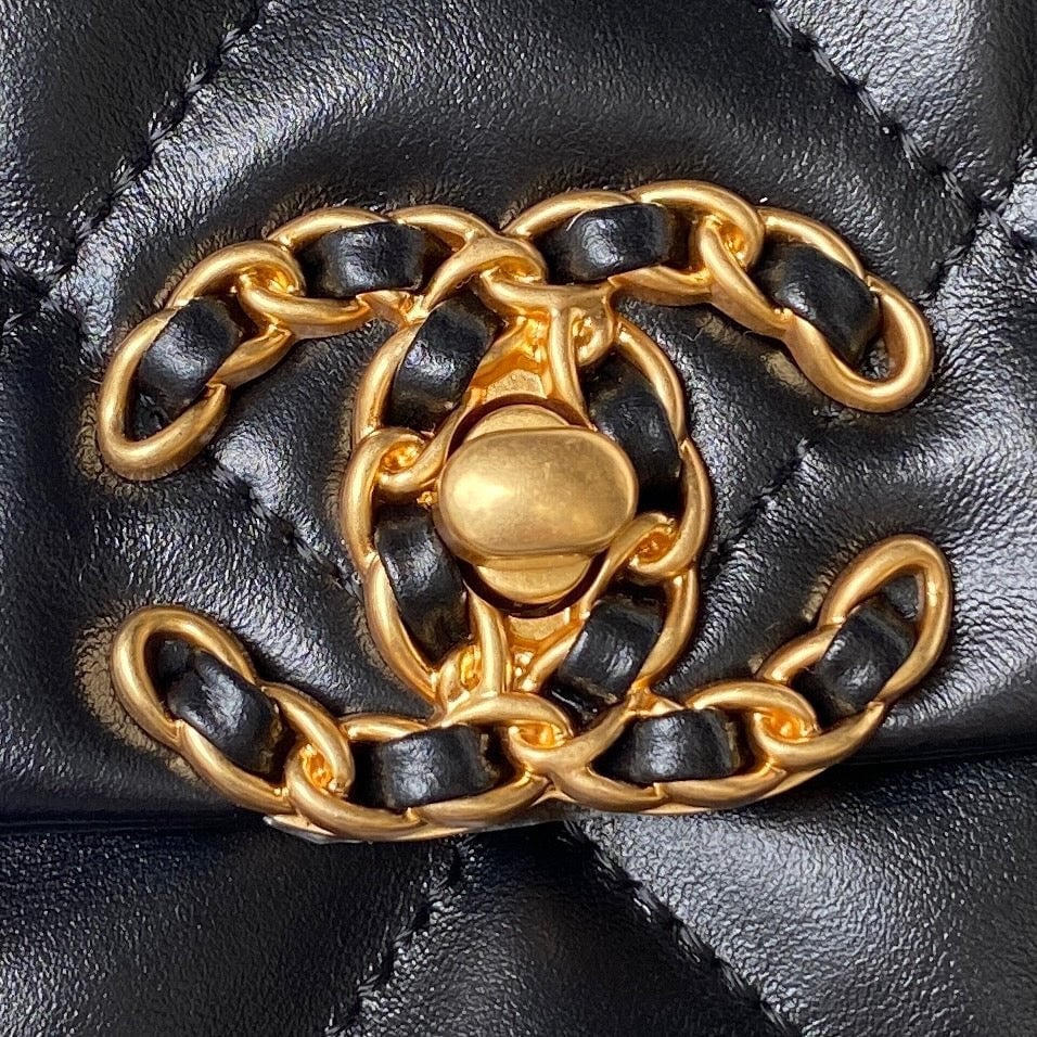 Chanel 23K 13,5Cm Black Calfskin Gold Hardware view 10