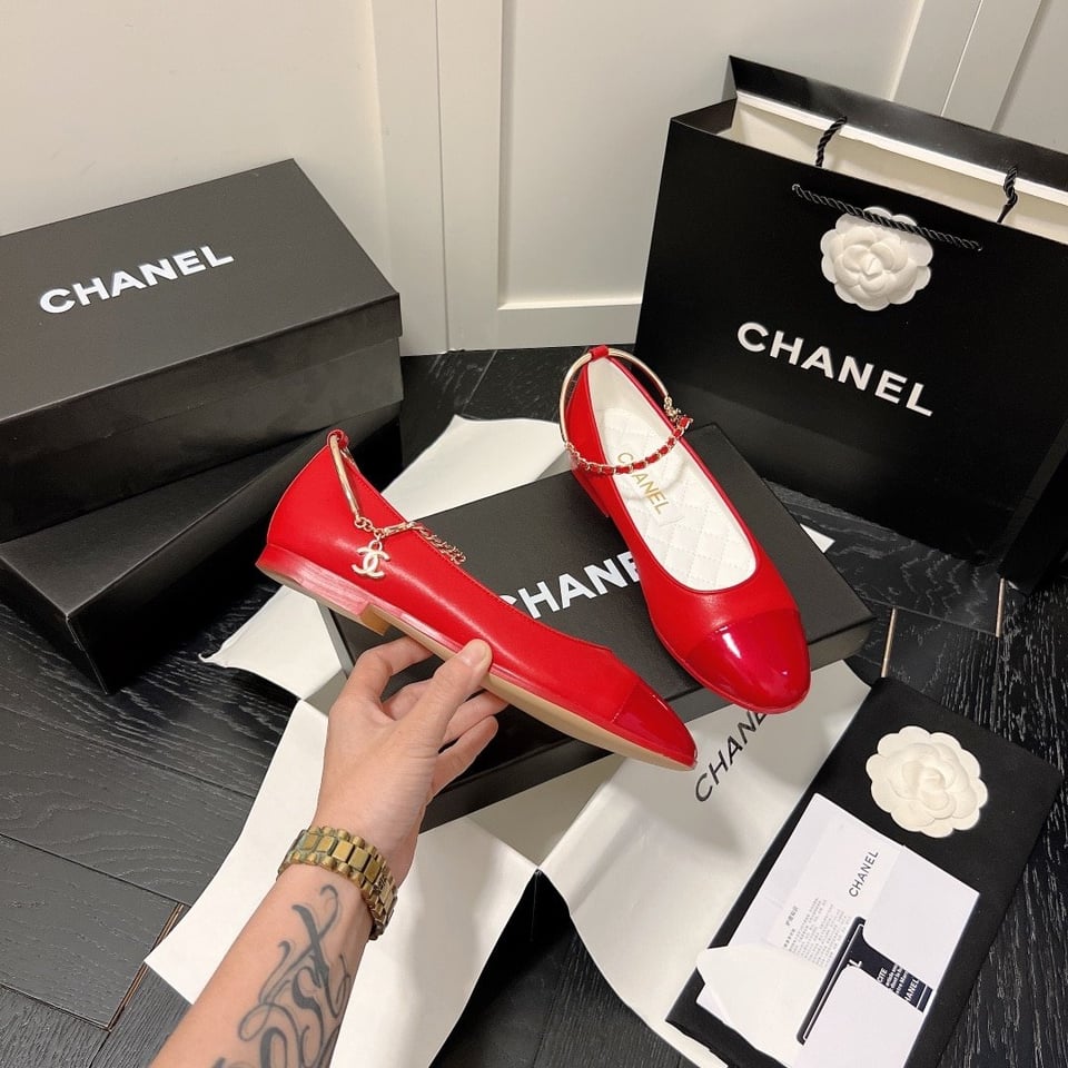 Chanel Interlocking Cc Logo Ballet Flats Red view 7