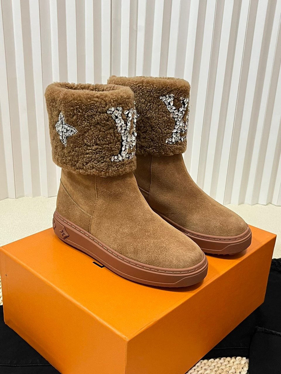 Louis Vuitton Ankle Boot Studded With Diamonds Brown view 5