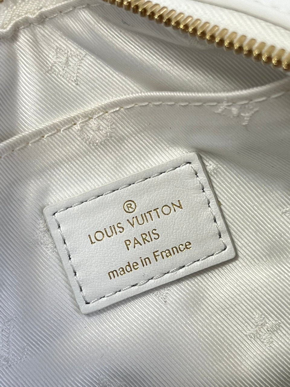 Louis Vuitton Over The Moon 27Cm White view 9