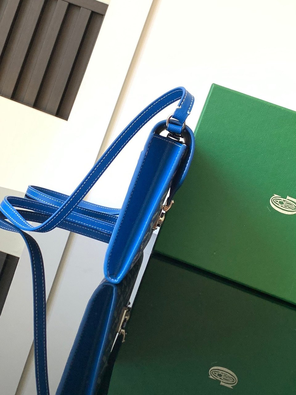 Goyard Chypre Wallet-Pouch 21 Cm Sapphire Blue Goyardine Canvas And Calfskin view 8