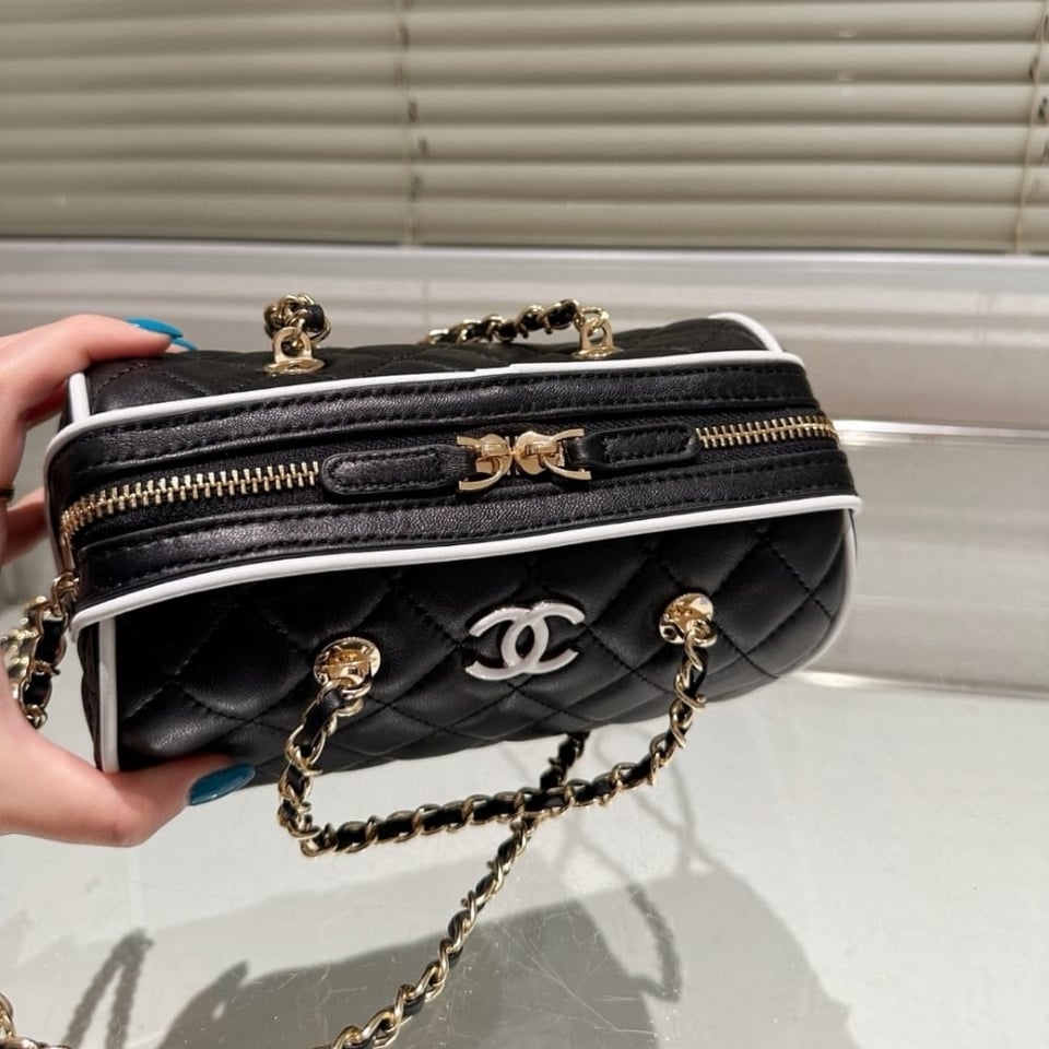 Chanel Clutch With Chain Black And White 18Cm/7in view 6