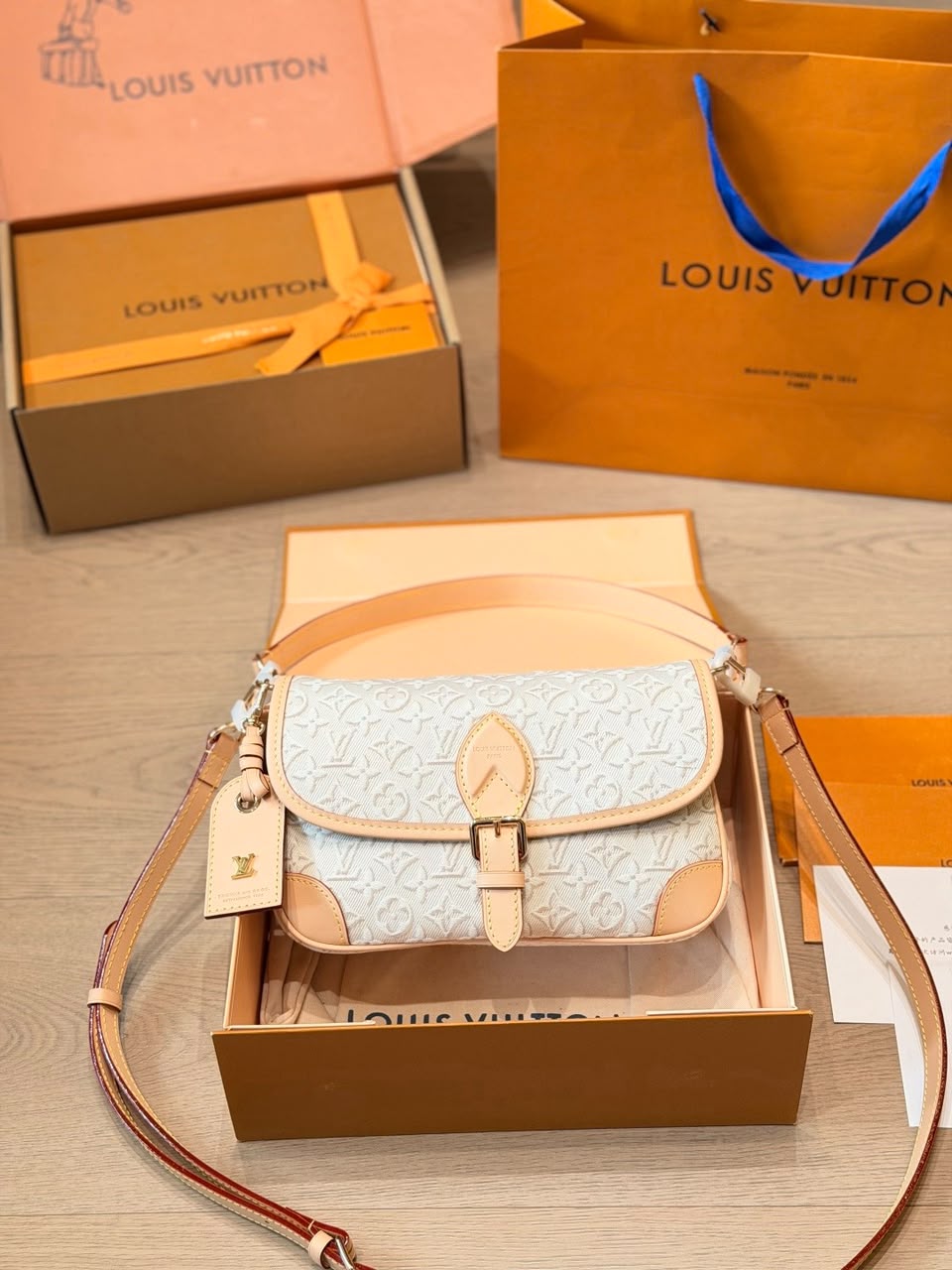 Louis Vuitton Diane PM Monogram Emblème Peuplier Motif 24cm M29795 view 7