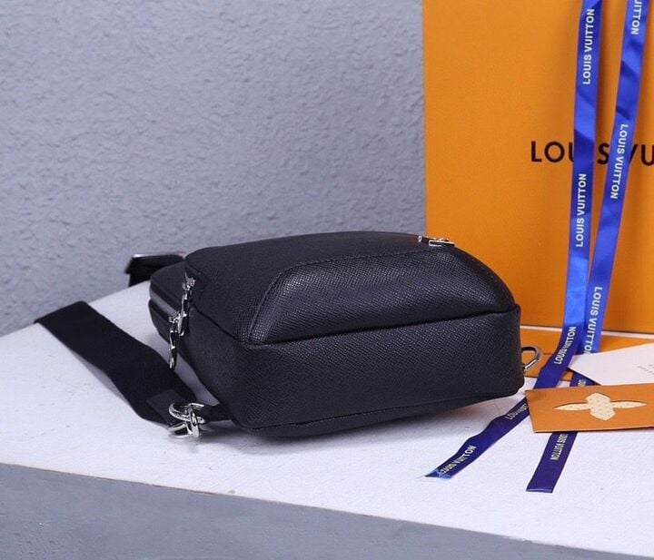 Louis Vuitton Avenue Taiga Black Sling Bag for Men 31cm/12.2in M30443 view 6
