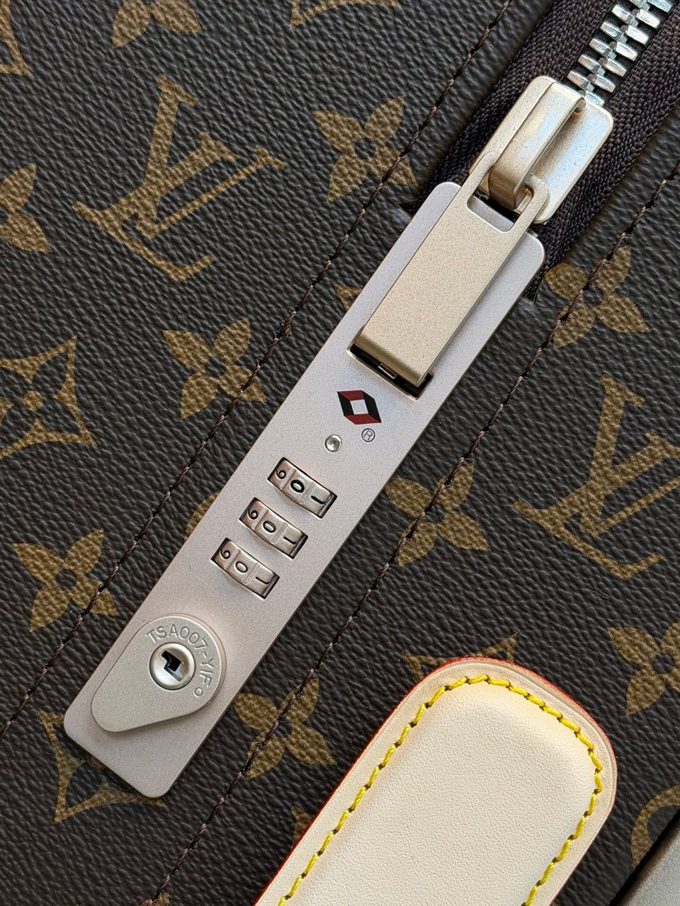 LV Horizon 55 Monogram Brown Beige Trim Carry-On Suitcase 55cm/21.6in view 9