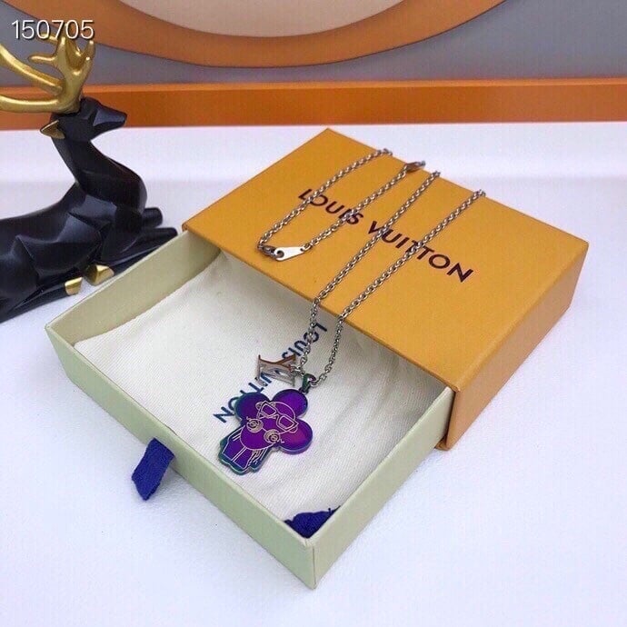 Louis Vuitton Necklace view 5