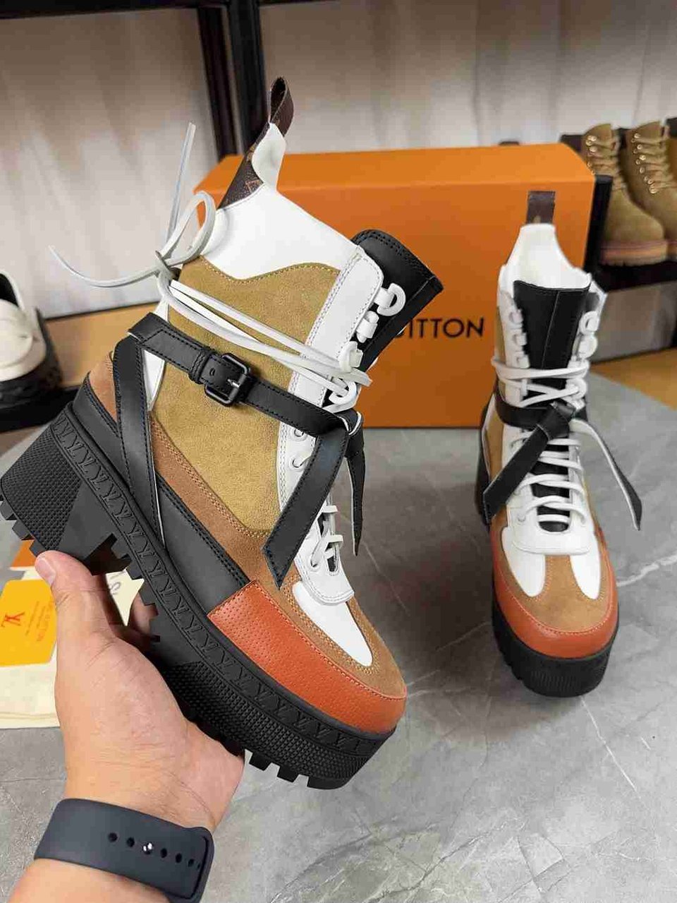 Louis Vuitton Laureate Platform Desert Boot Beige 1Ad24J view 6