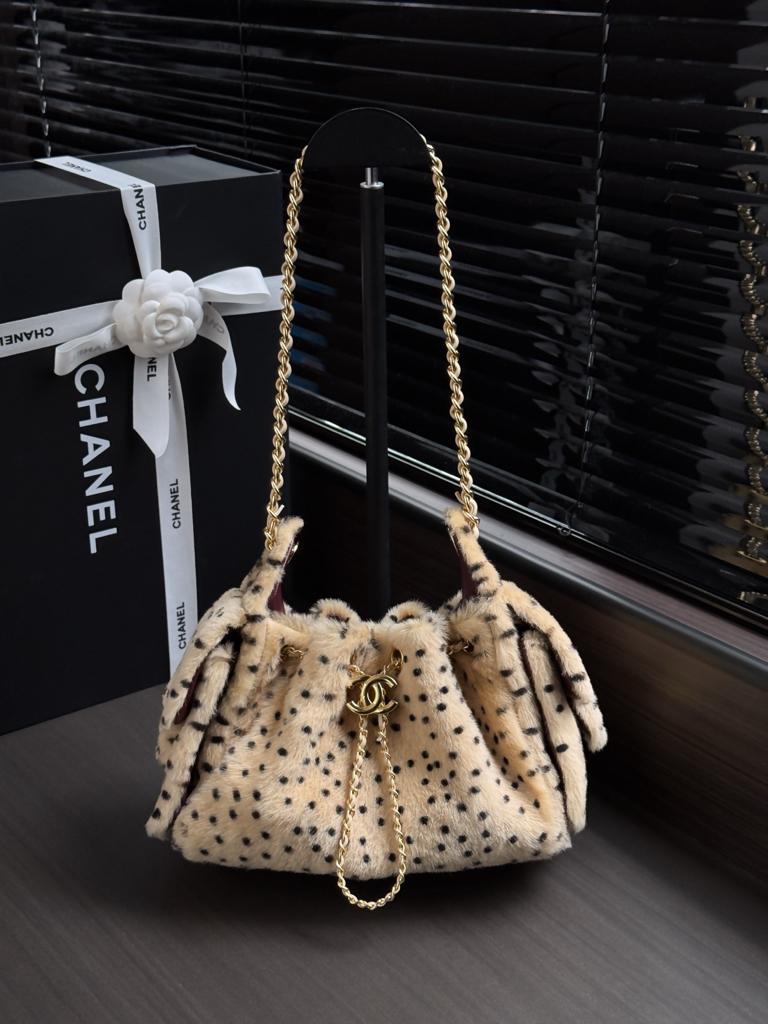 Chanel 25 Mini Métiers D’art Handbag Light Beige And Black 22cm/8.7in view 11