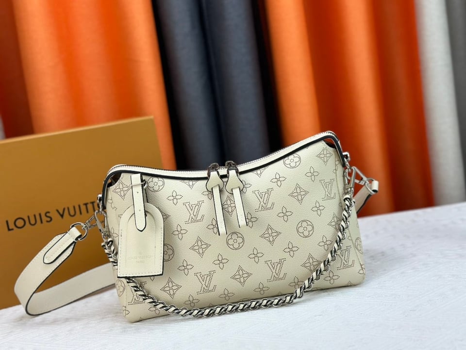 Louis Vuitton Hand It All Pm Creme 29Cm M24114 view 9