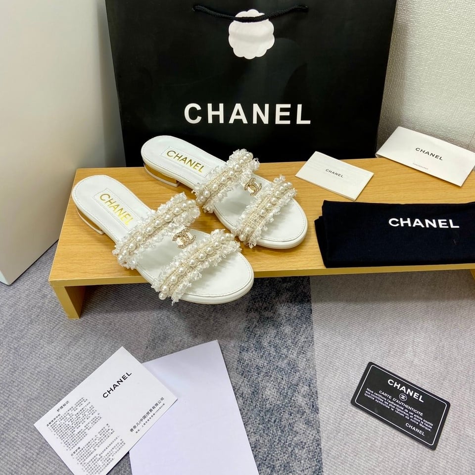 Chanel Mule Slippers Pearl Tweed White view 4