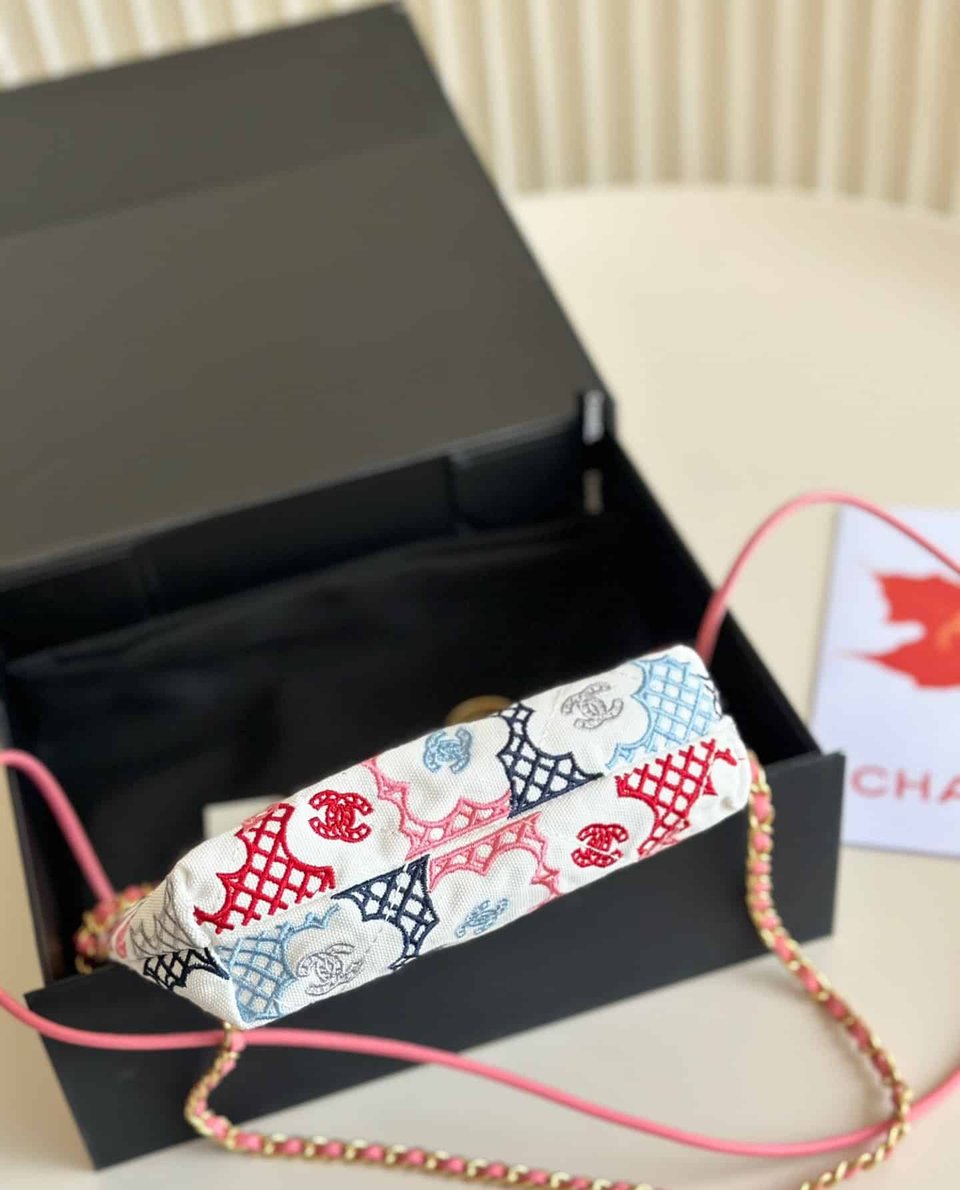 Chanel 22 Mini Handbag Lace Patchwork 20Cm/7.9in view 8