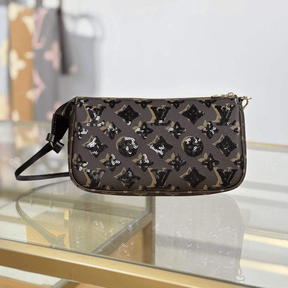 Louis Vuitton Pochette Accessoires Bag 24cm/9.5in M26473 view 6