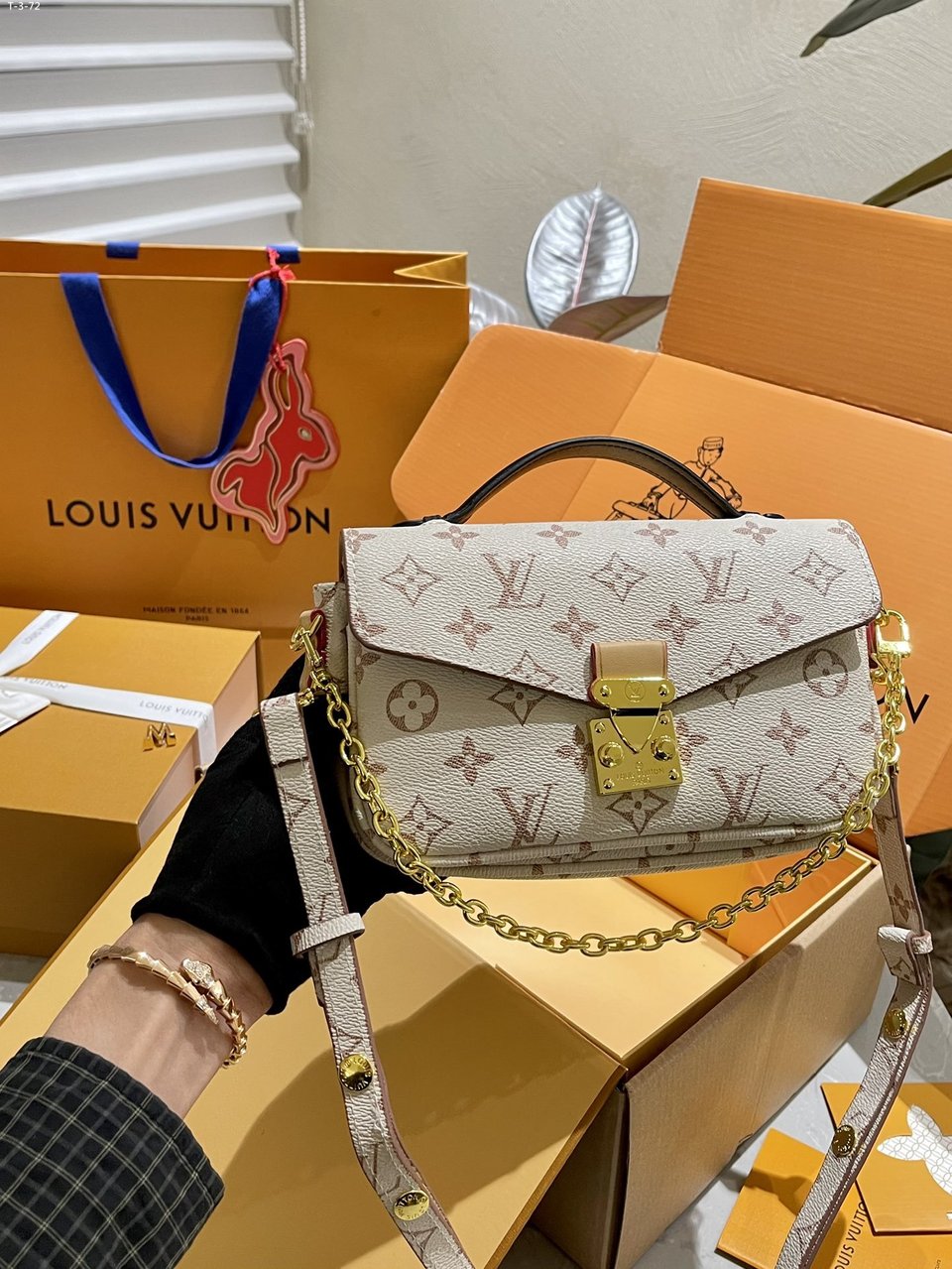 Louis Vuitton Pochette M Tis East West Monogram Canvas 21Cm M46914 view 5