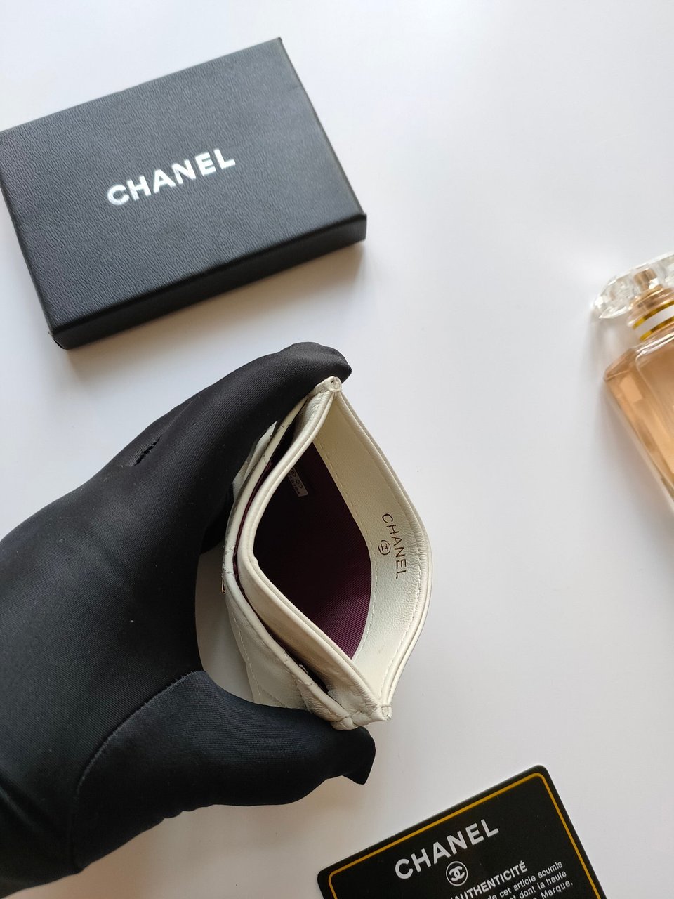 Chanel Card Holder 11.2 White Calfskin Gold Icon view 5