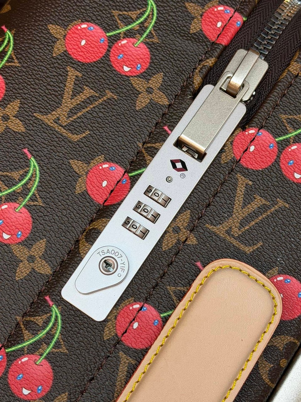 Lv Cherry Travel Horizon 55 – Luxury Cabin Carry-On 55cm/21.6in view 12