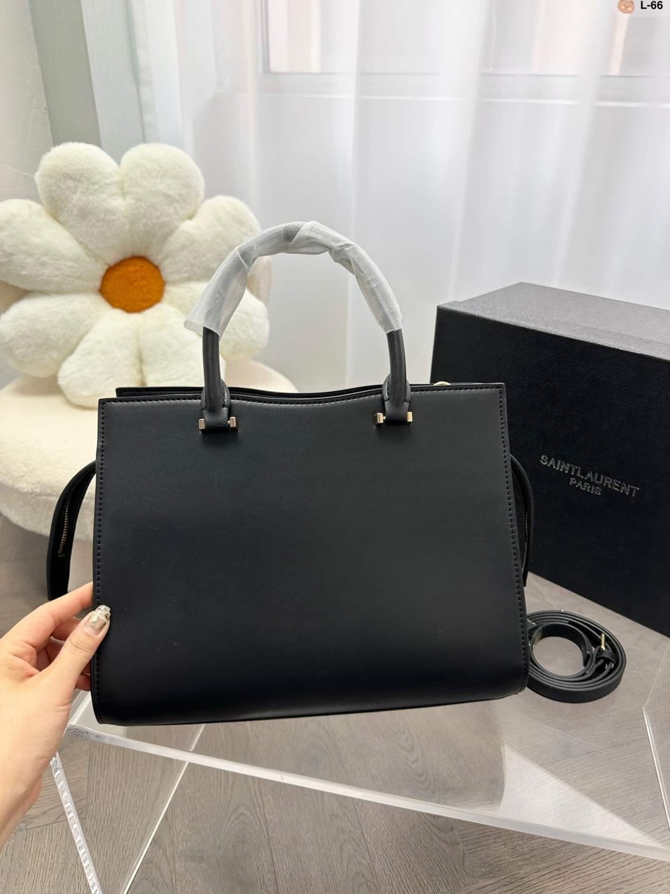 Saint Laurent Uptown Medium Leather Tote Bag Black 31Cm view 3