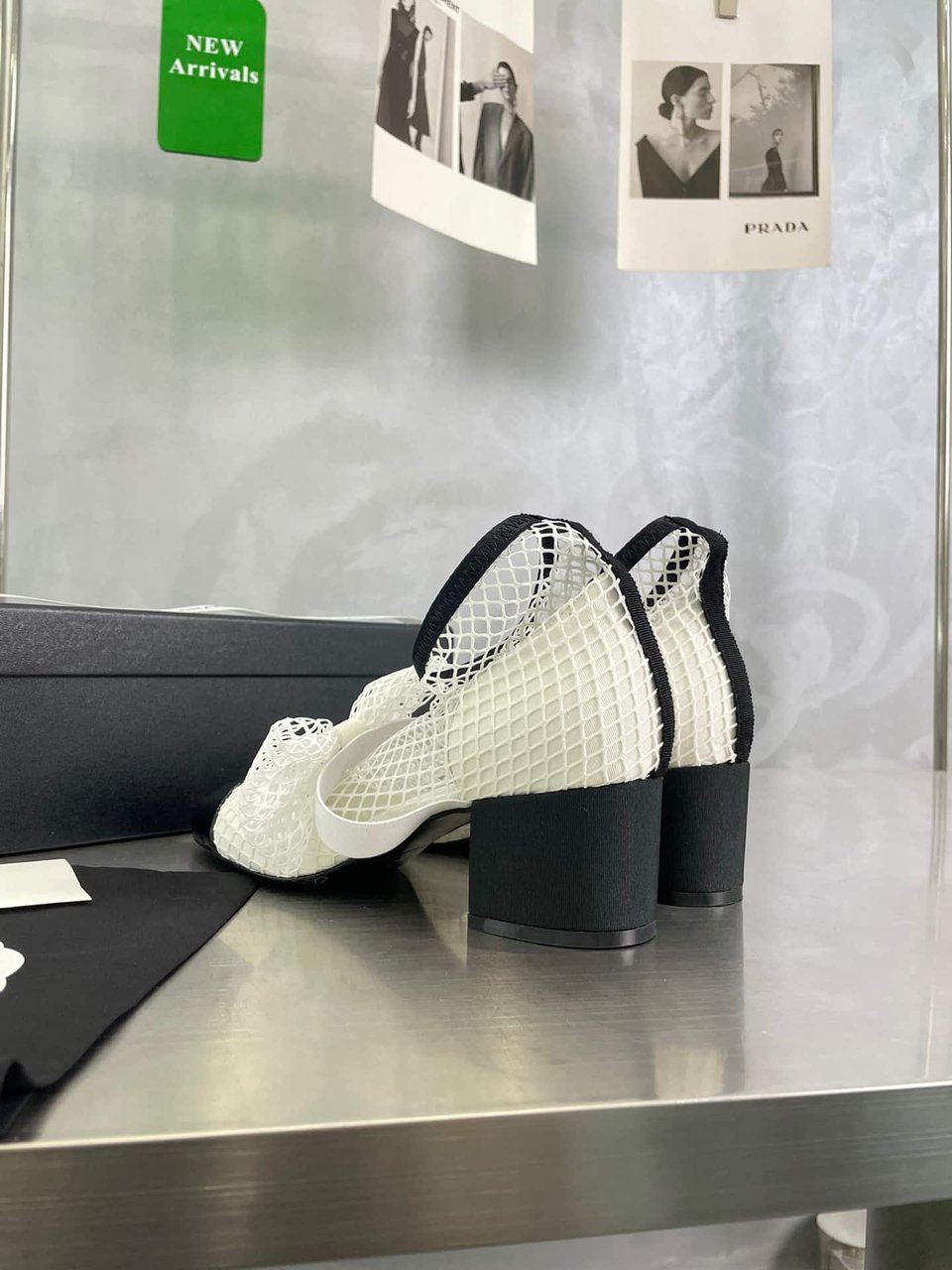 Chanel Mary Janes White And Black G40097 Y56613 K5928 view 5