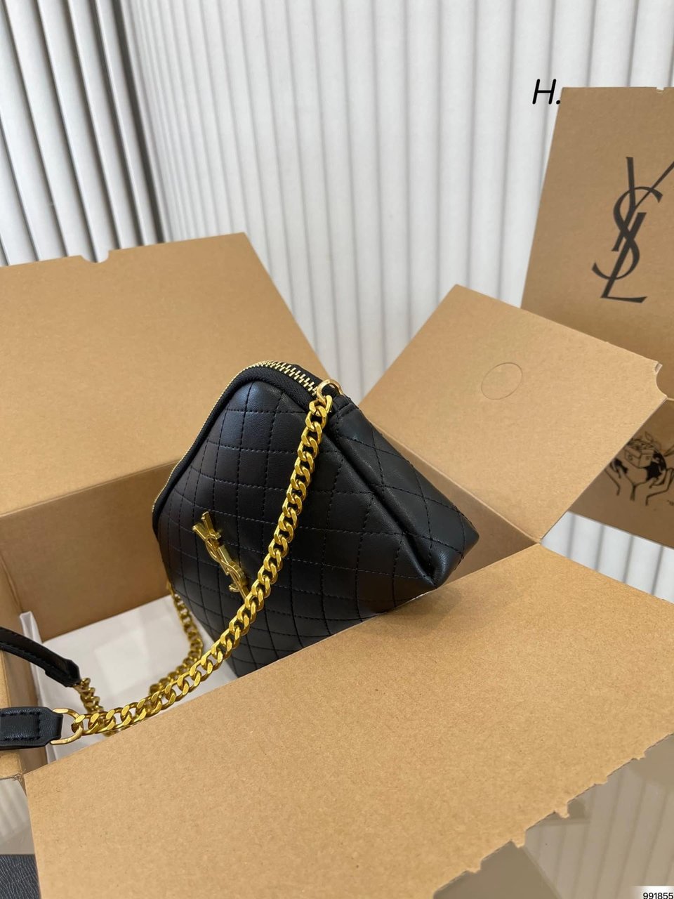 Saint Laurent Gaby Zipped Pouch In Quilted view 4