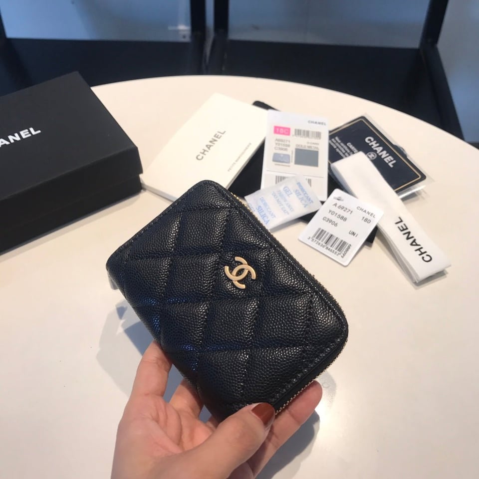 Chanel Zipped Coin Basic Purse 11 Black Calfskin Gold Icon view 3