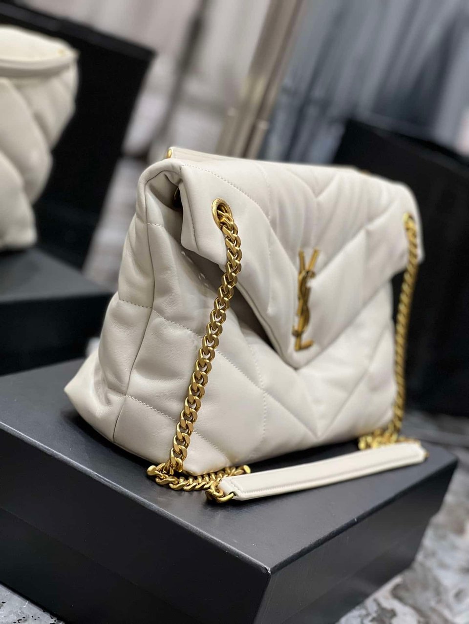 Saint Laurent Puffer Medium Chain Bag In Quilted Blanc Vintage view 9