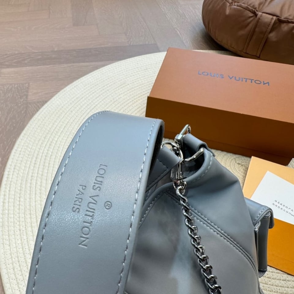 Louis Vuitton Carryall Dark Mm Gris Trianon 39cm/15.4in M12583 view 13