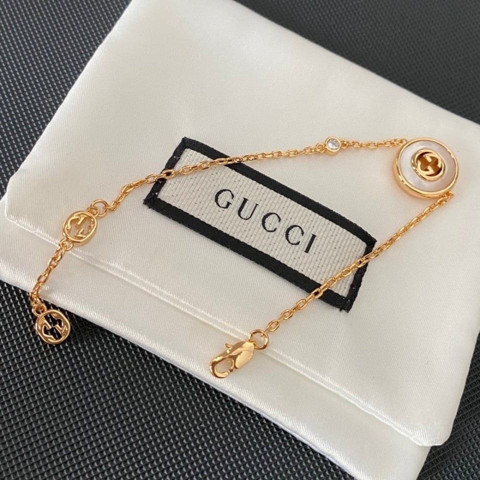 Gucci Interlocking Gg Bracelet Gold Tone 786749 J85I0 8070 view 3