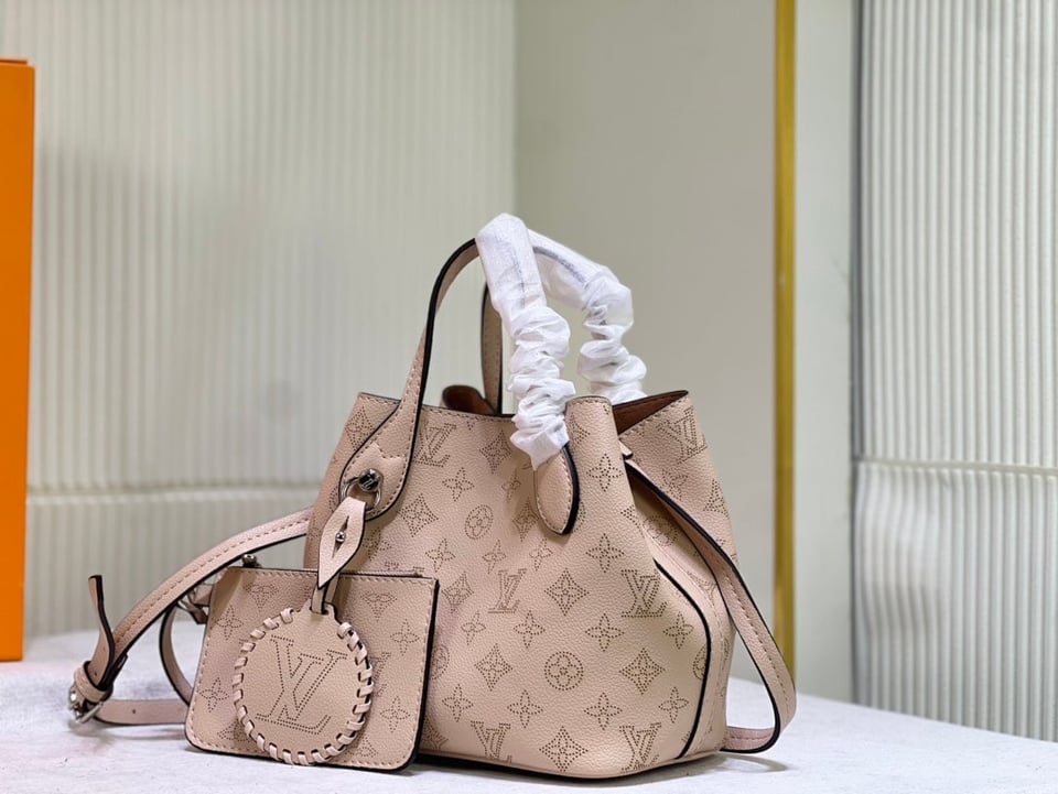 Louis Vuitton Blossom Pm Bag Nude 20Cm view 7