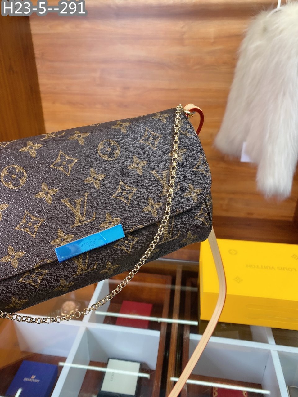 Louis Vuitton Favorite Mm Chain Shoulder Bag 24Cm view 10