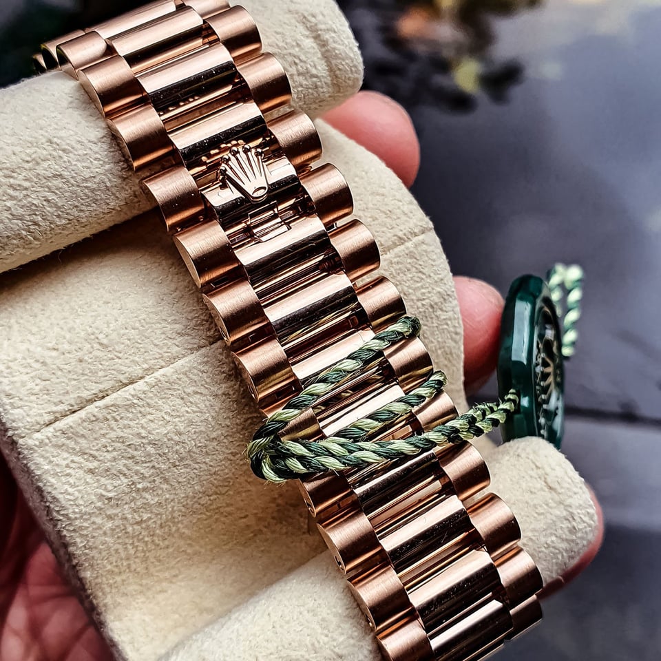 Rolex Day-Date 40 mm Chocolate Dial 228345RBR view 6