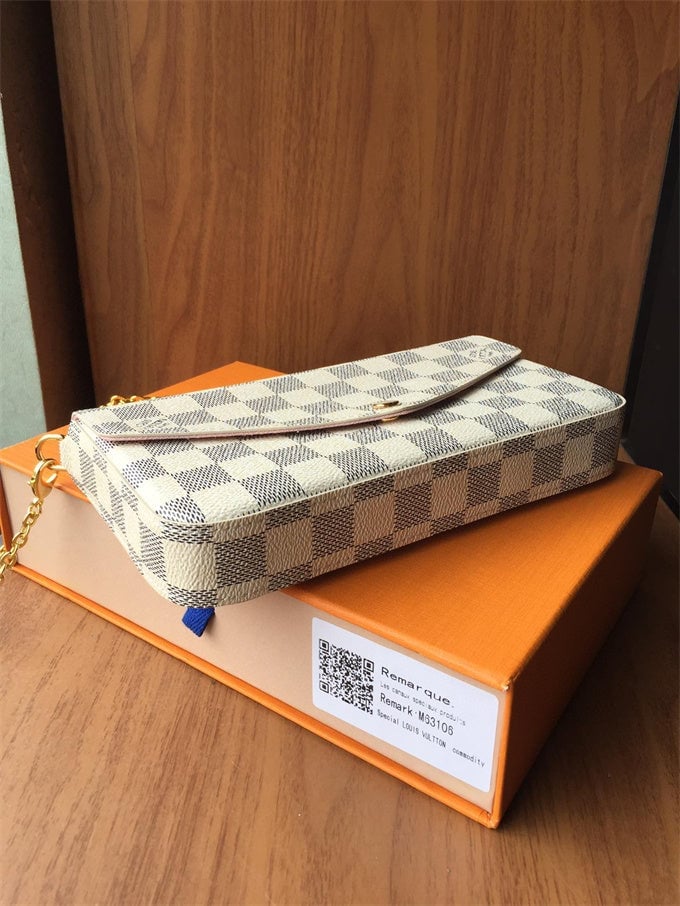 Louis Vuitton F Licie Pochette 21cm/8.3in view 3
