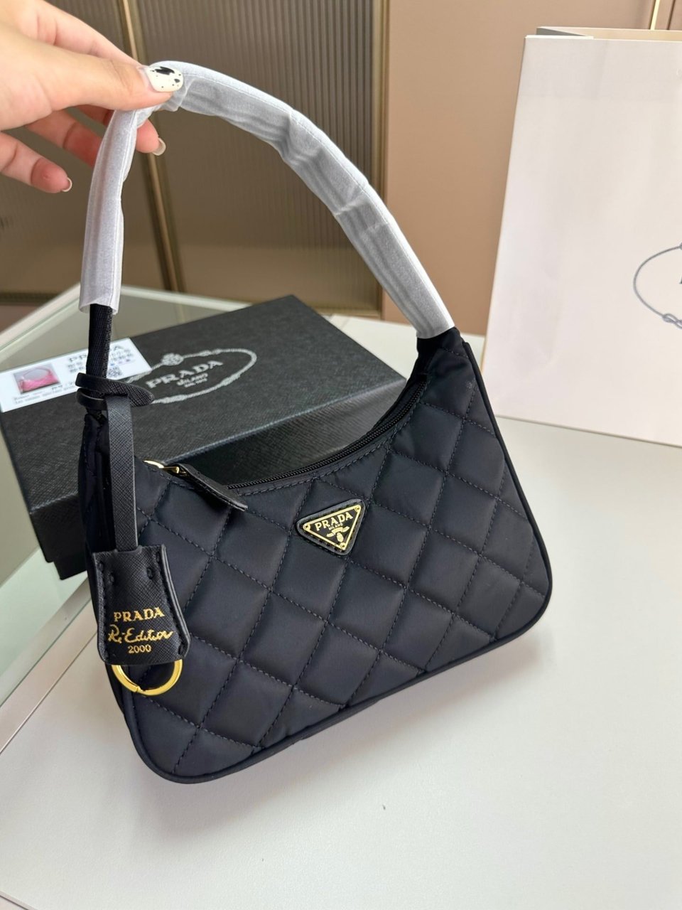 Prada Contenitore Maniglia Tessutu Nylon Quilted Shoulder Bag Black 21Cm view 6