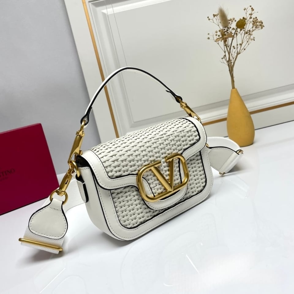 Valentino Garavani Alltime Vlogo Woven Leather Shoulder Bag White 22Cm view 4