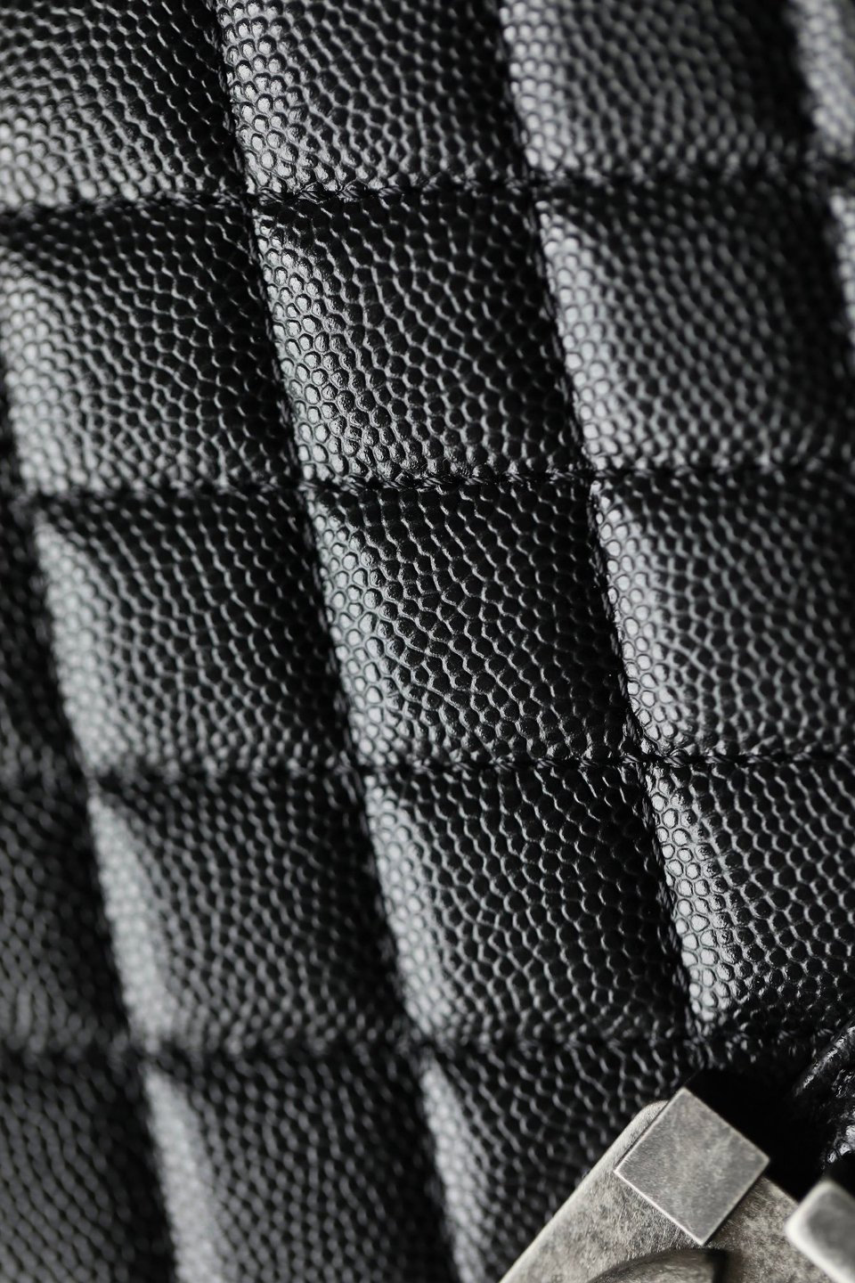 Chanel Medium Boy Black Caviar With Ruthenium Hardware 25cm view 10
